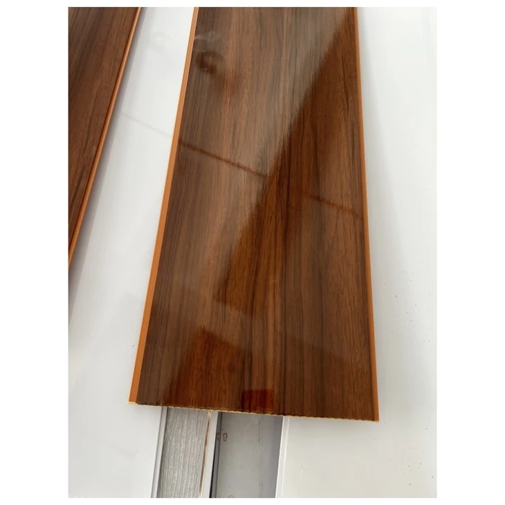 Tấm trần nhựa PVC chống uốn cong bán chạy